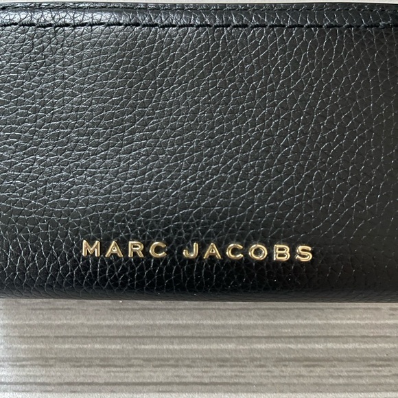Marc Jacobs Topstitched Compact Zip Wallet - Picture 2 of 12